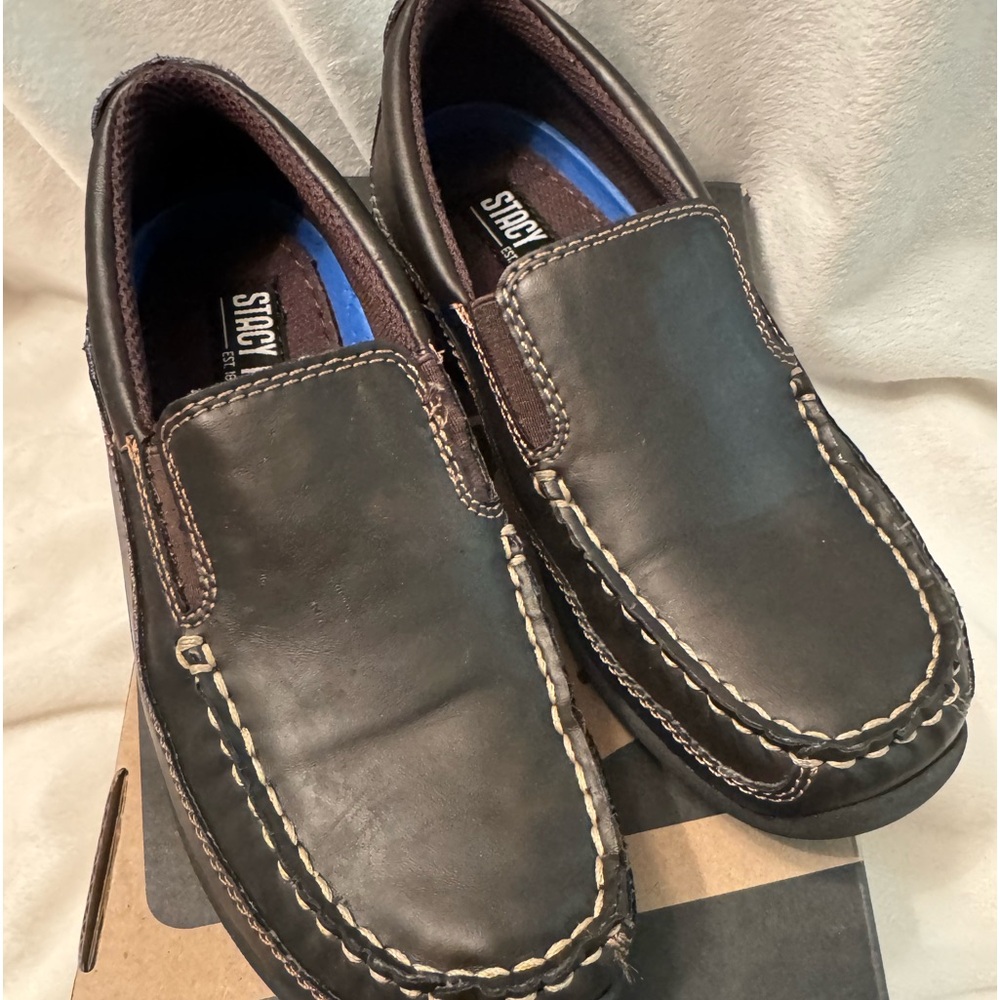 Gently used Stacy Adams Boys Porter Brown Shoe Size US 2M